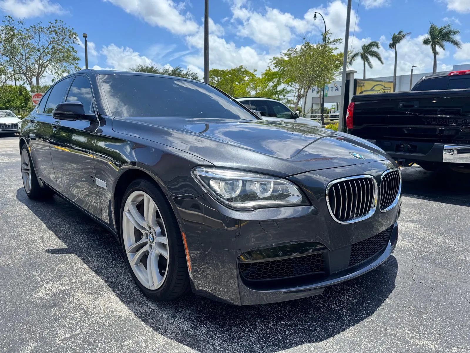 Used 2015 BMW 750i w/ M-Sport Package RWD image 2