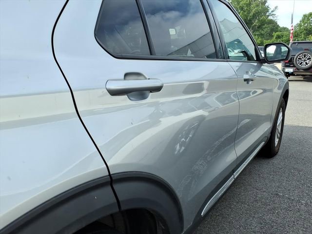 Used 2020 Ford Explorer XLT w/ Equipment Group 202A AWD/4WD image 9