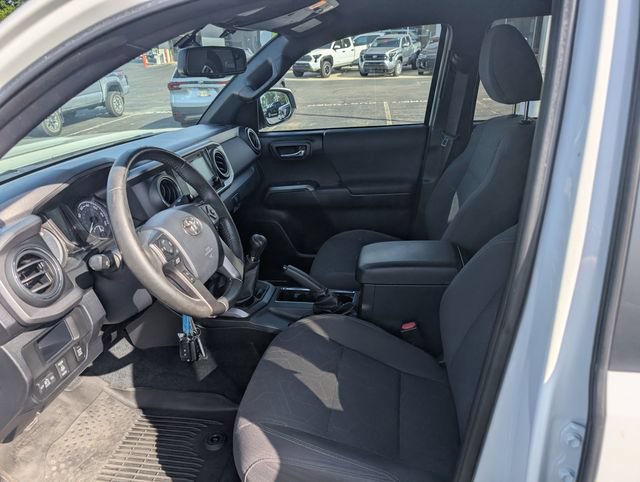 Used 2016 Toyota Tacoma TRD Sport w/ Towing Package AWD/4WD image 14
