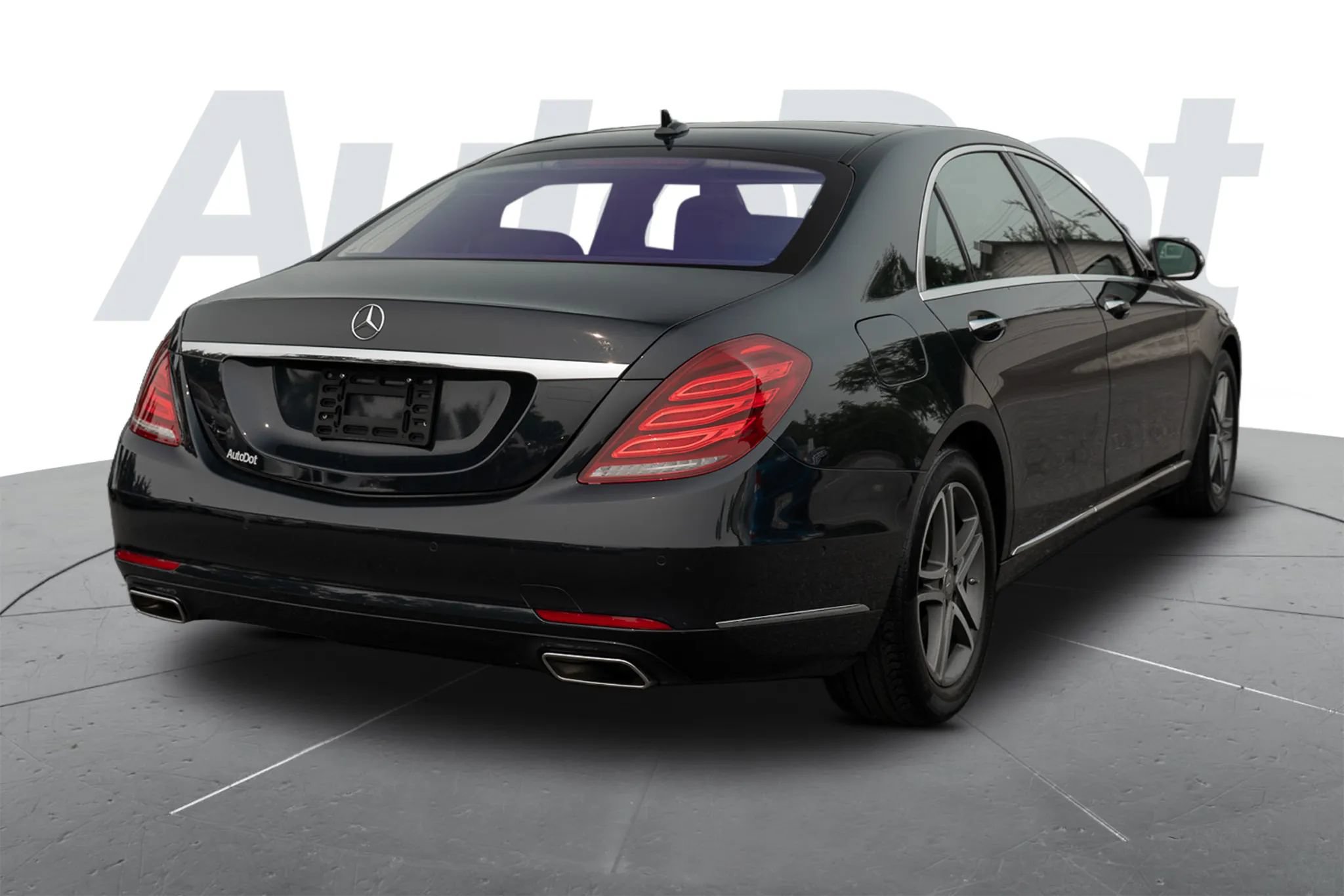 Used 2016 Mercedes-Benz S 550 4MATIC Sedan w/ Premium Package image 3