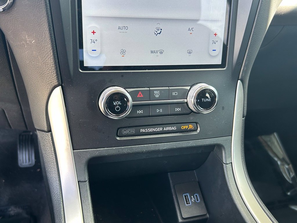 Used 2024 Ford Edge SE w/ Black Appearance Package AWD/4WD image 23