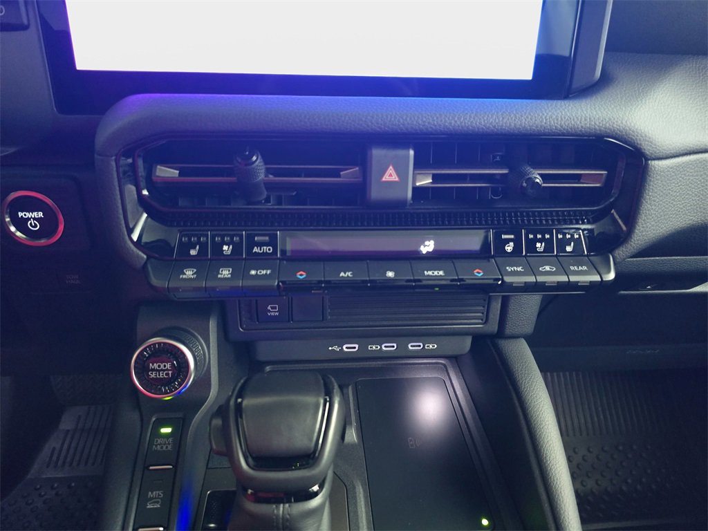 Used 2024 Toyota Land Cruiser image 25