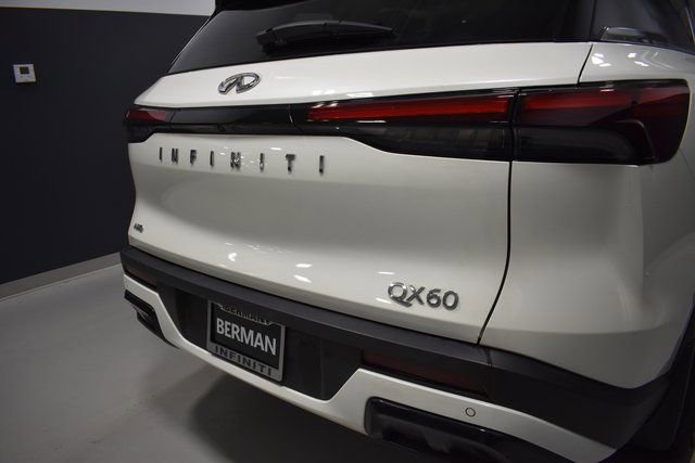 Used 2025 INFINITI QX60 Luxe w/ Vision Package image 12