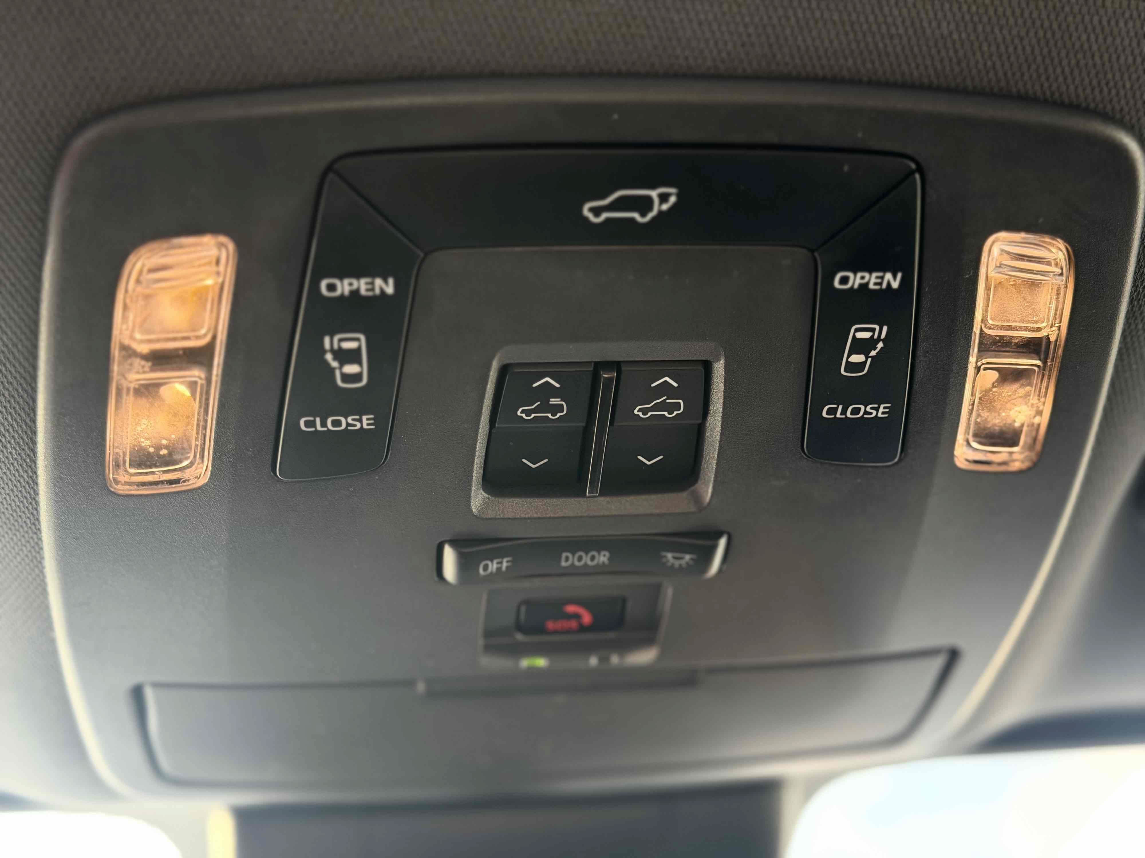 Used 2022 Toyota Sienna XSE w/ XSE Plus Package FWD image 30