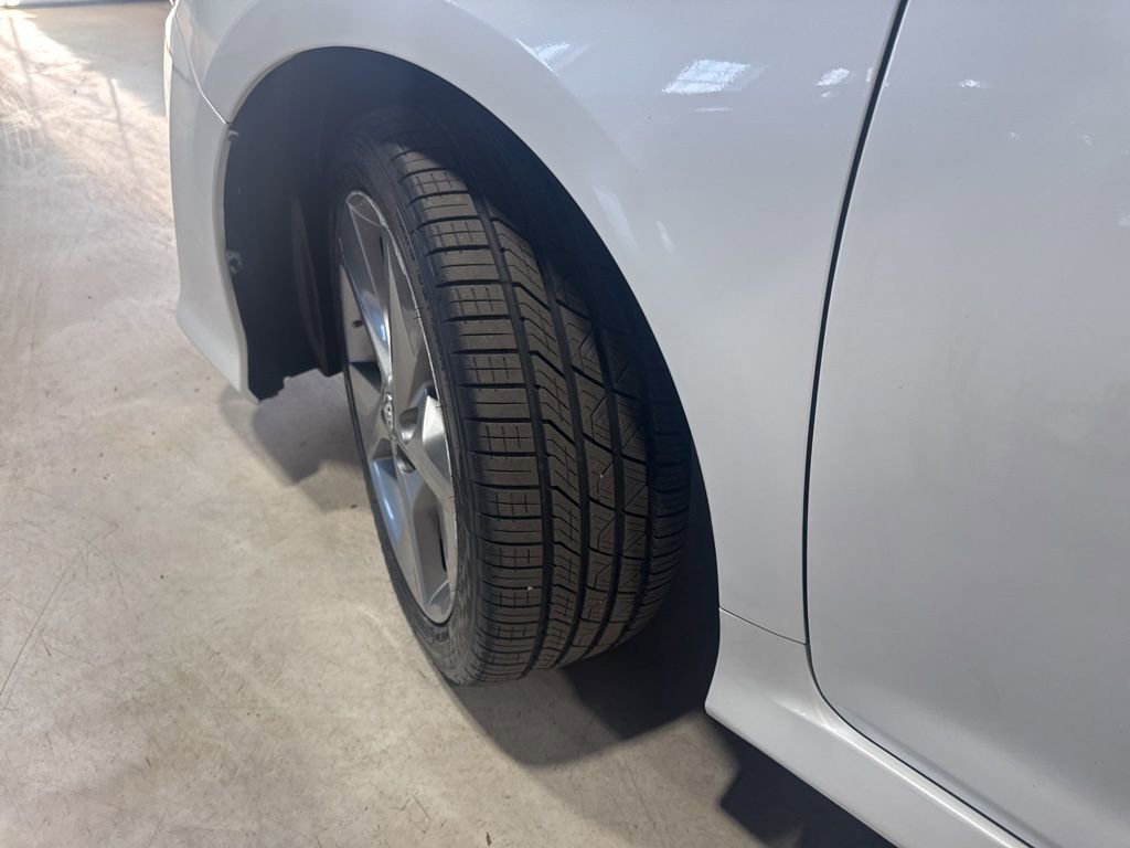 Used 2012 Toyota Camry SE image 3