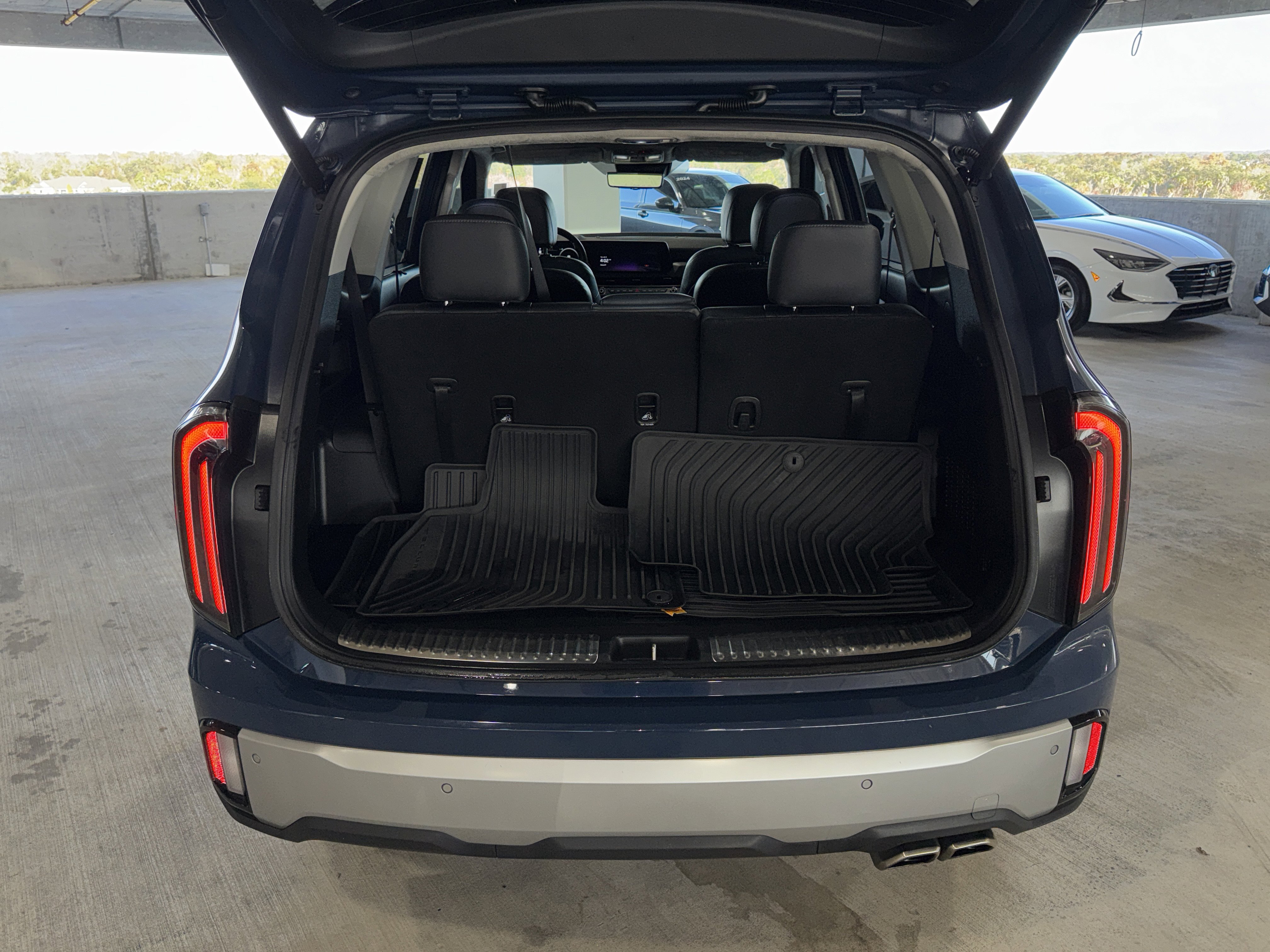 Used 2023 Kia Telluride SX Prestige image 14