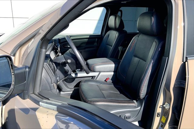 Used 2021 Nissan Titan PRO-4X w/ Pro-4x Convenience Package AWD/4WD image 25