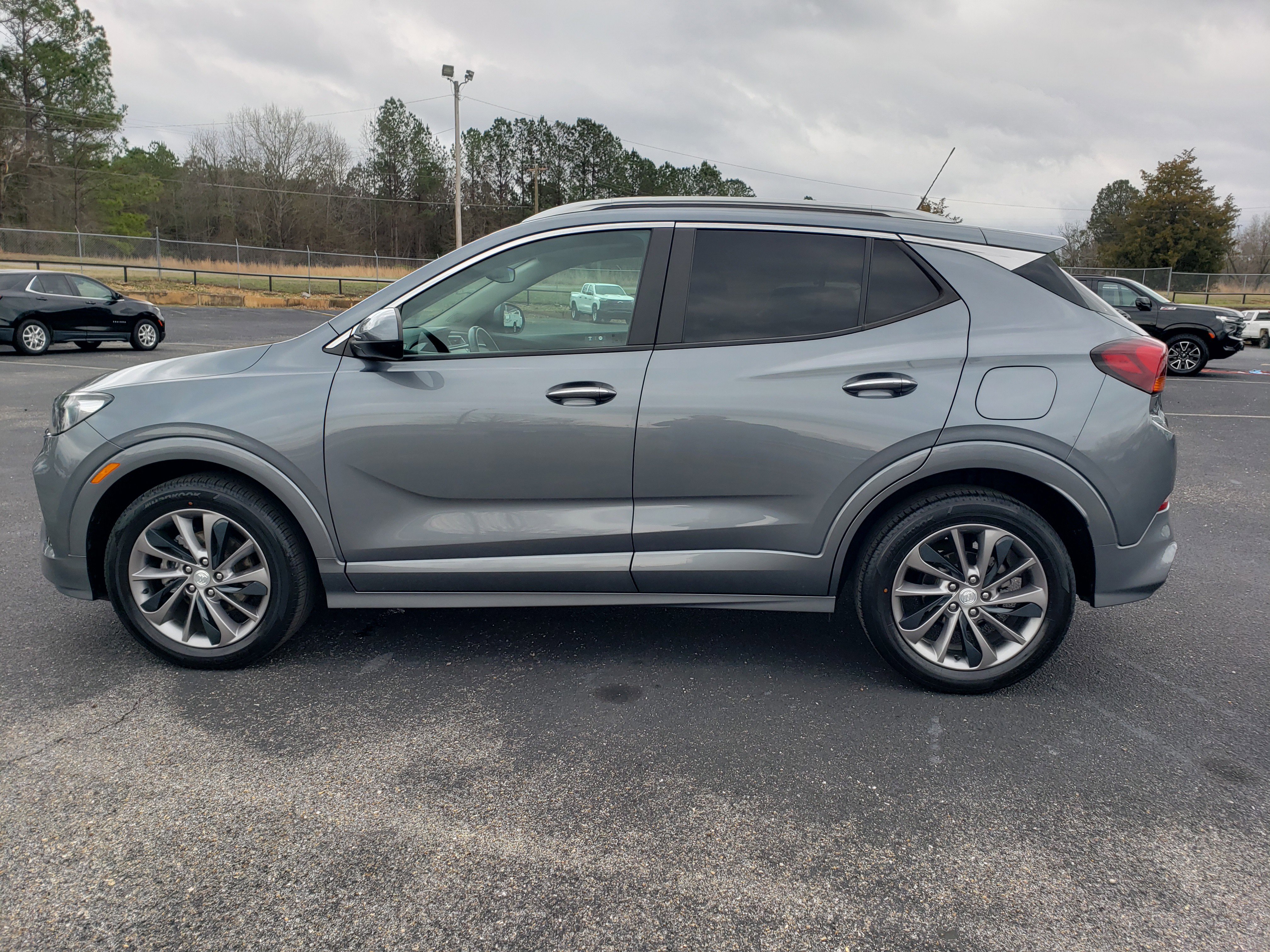 Used 2022 Buick Encore GX Select w/ Sport Touring Package image 6