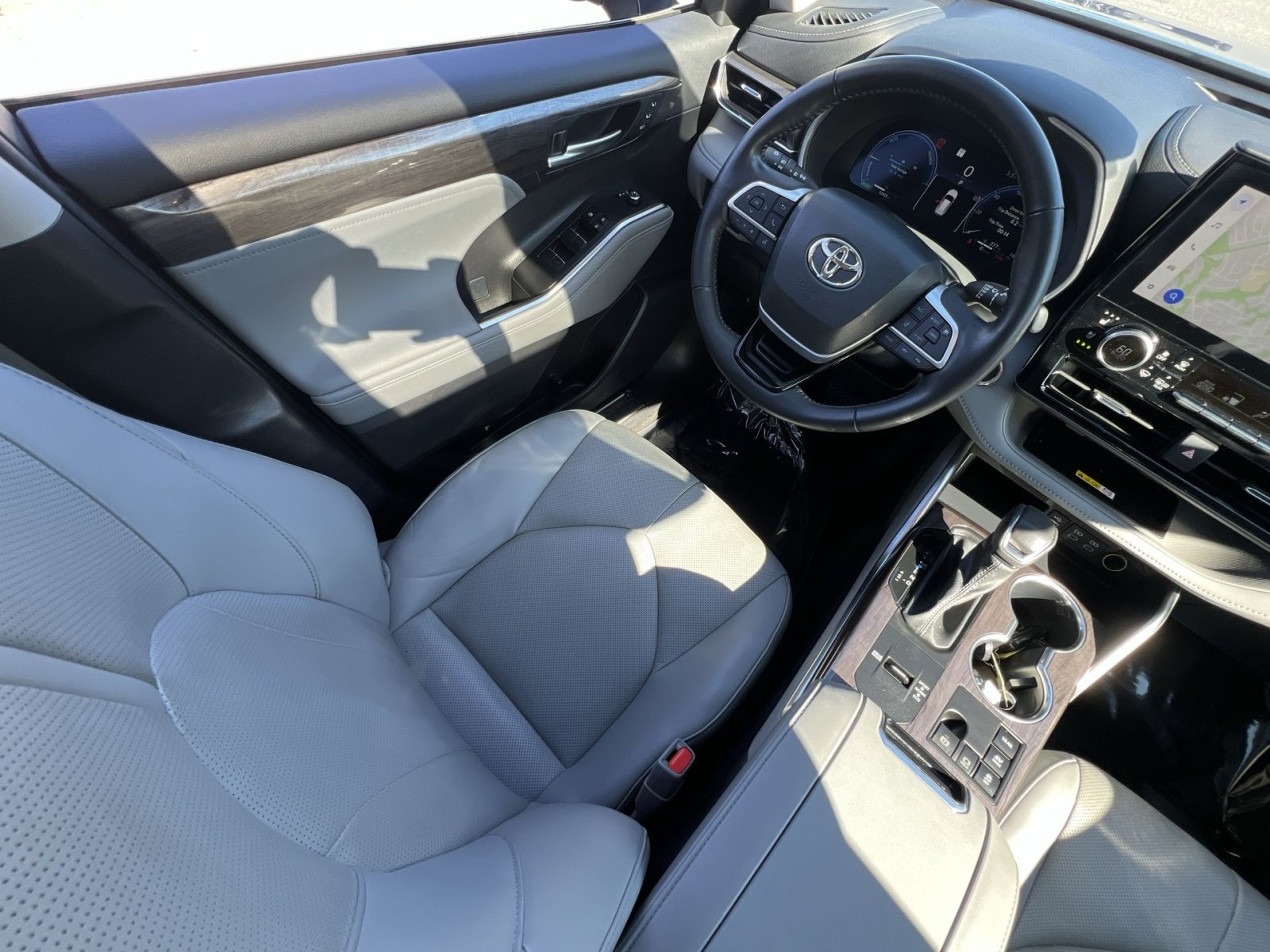 Used 2023 Toyota Highlander Limited AWD/4WD image 16