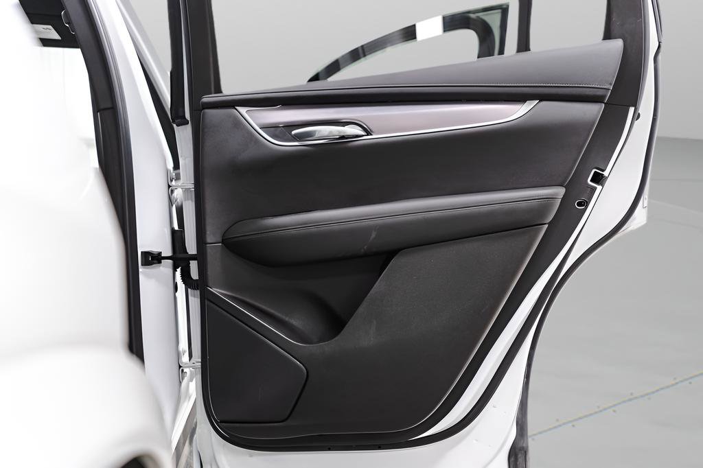 Used 2023 Cadillac XT6 Luxury image 35