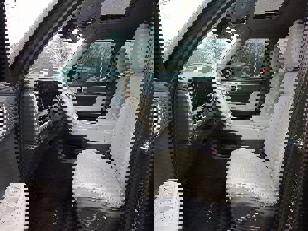 Used 2024 Hyundai Santa Fe Limited image 14