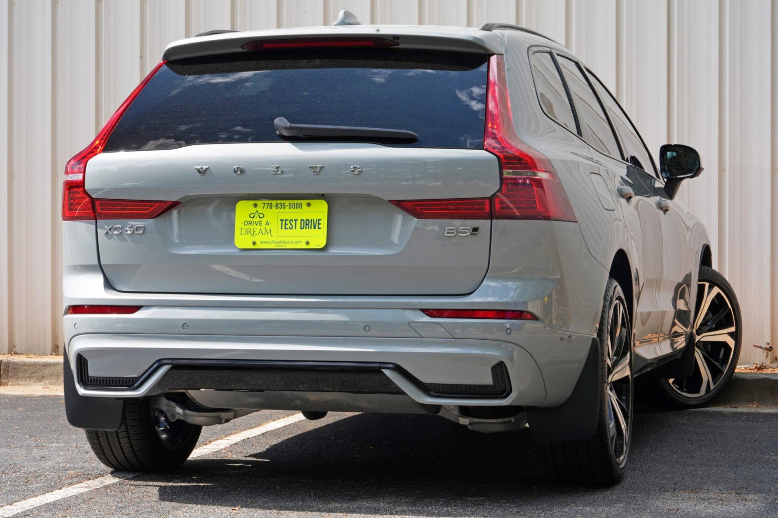 Used 2025 Volvo XC60 B5 Ultra w/ Climate Package PRO AWD/4WD image 5