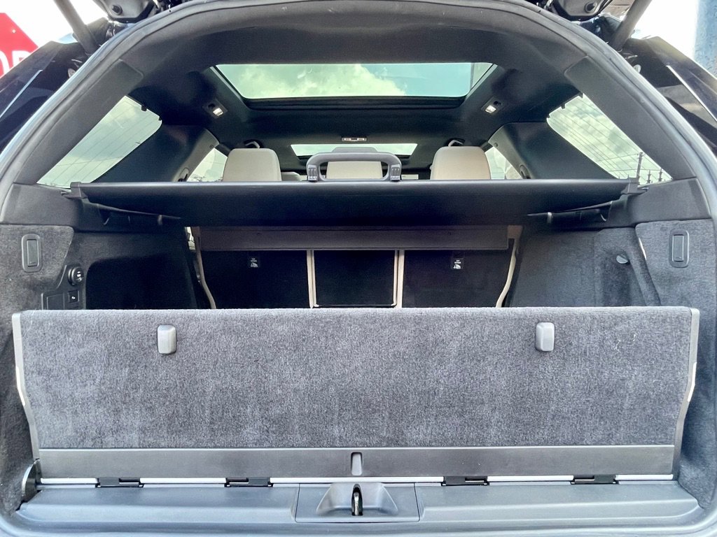 Used 2017 Land Rover Discovery SE image 20