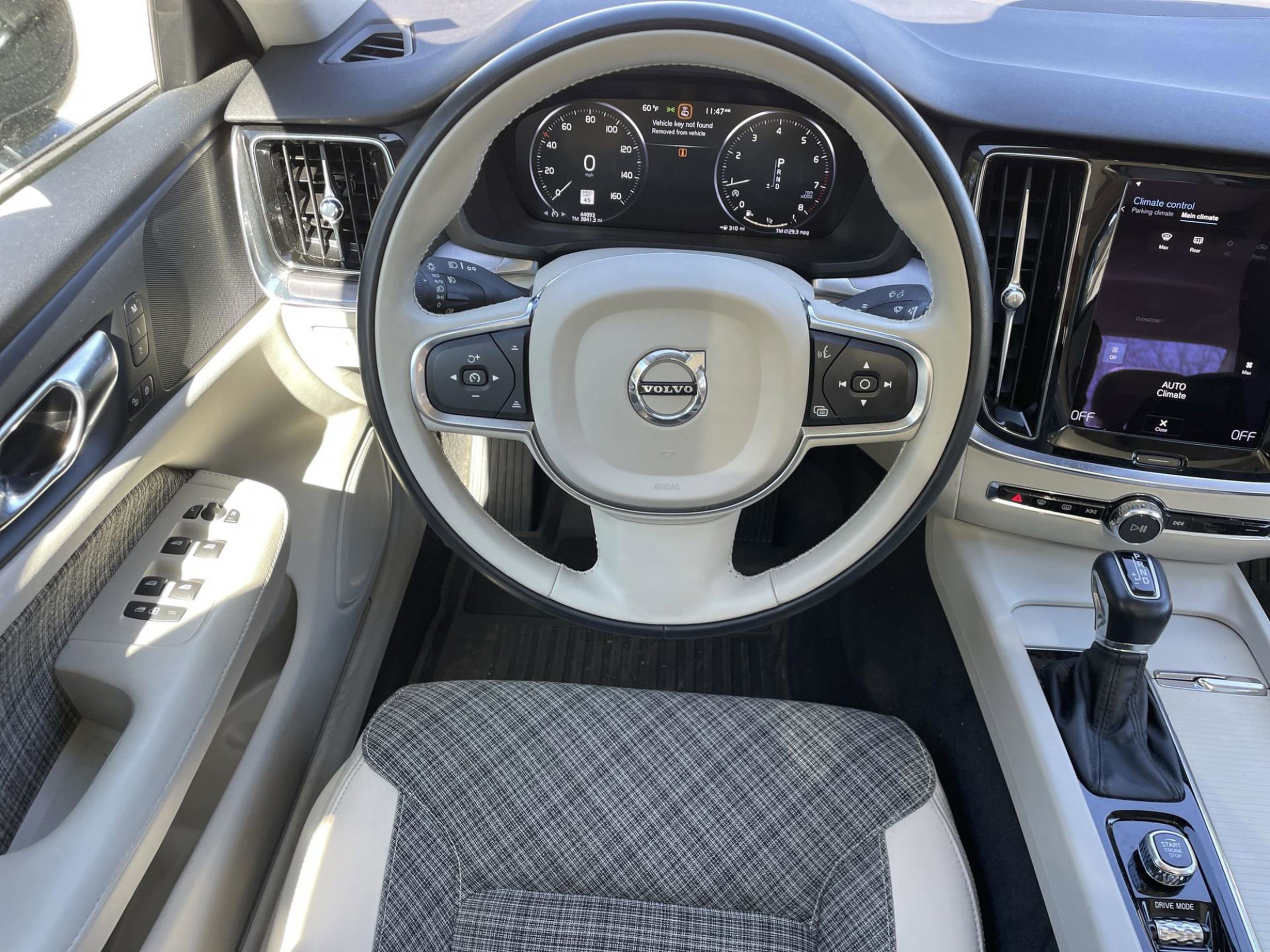 Used 2021 Volvo S60 T5 Momentum w/ Protection Package Premier image 8