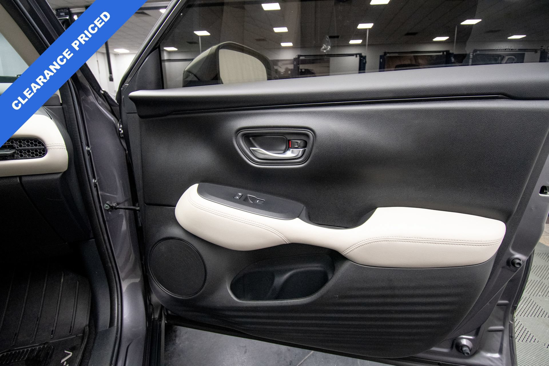 Used 2024 Honda HR-V LX image 24