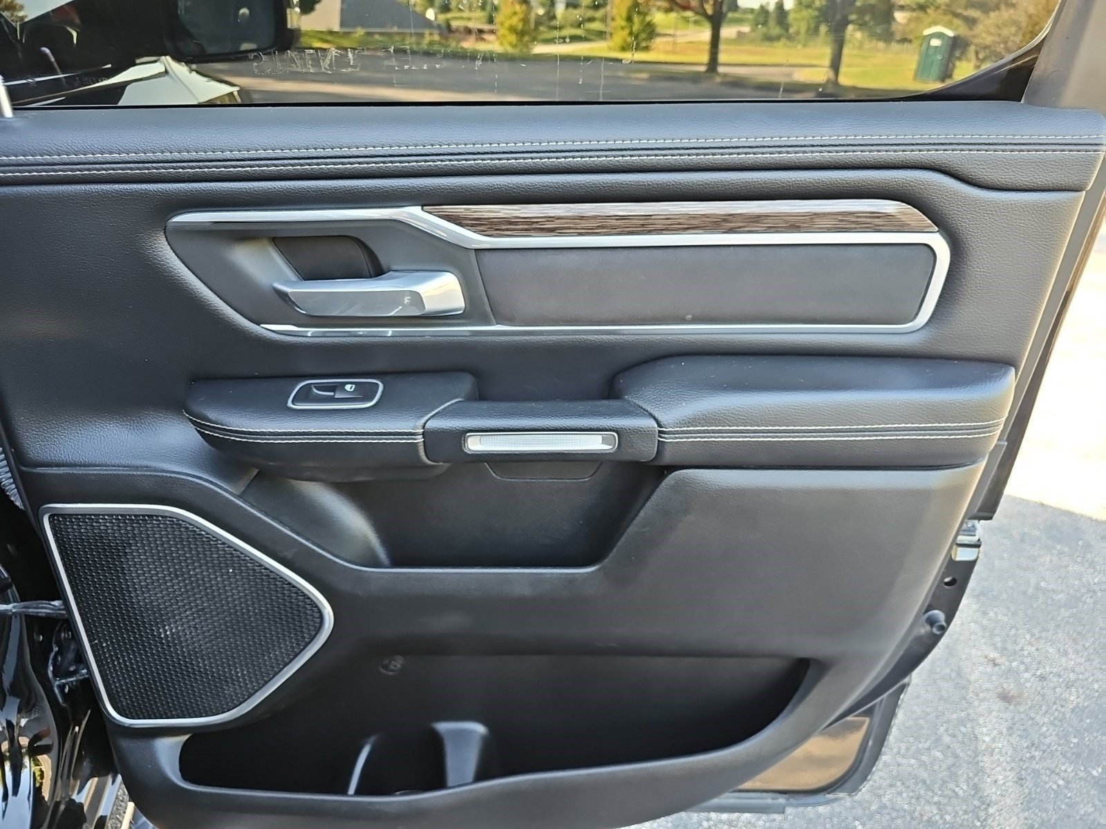 Used 2020 RAM 1500 Laramie AWD/4WD image 15