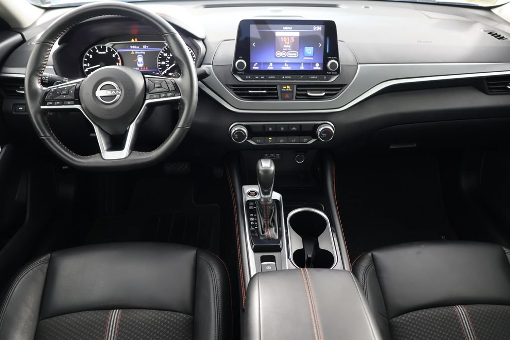 Used 2023 Nissan Altima 2.5 SR AWD/4WD image 2