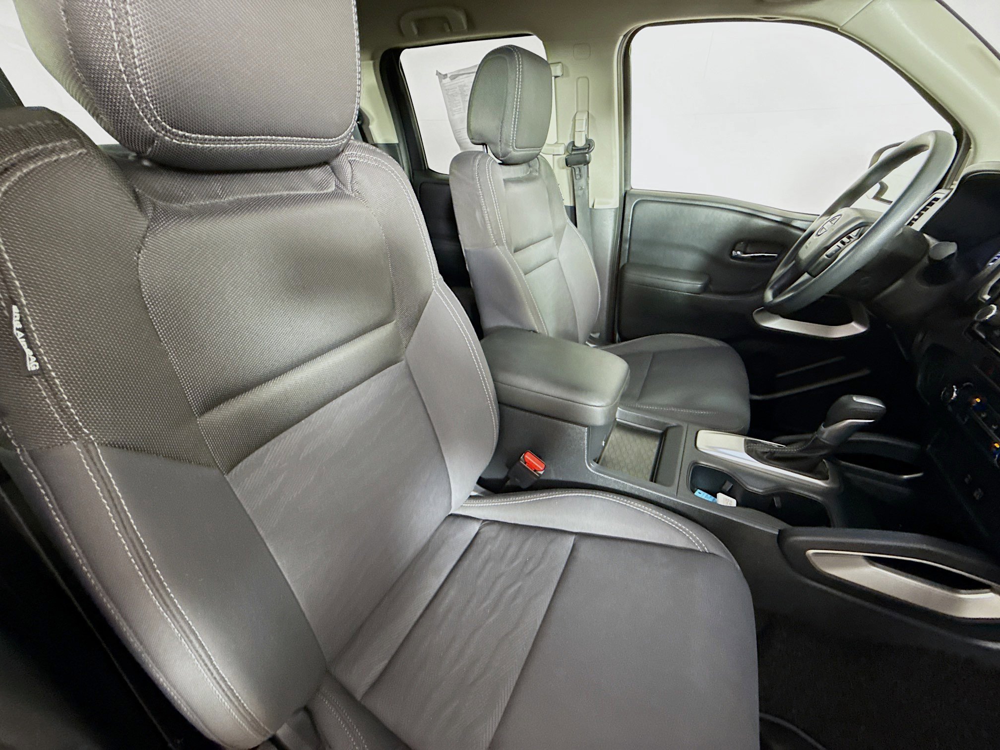 Used 2022 Nissan Frontier SV image 33