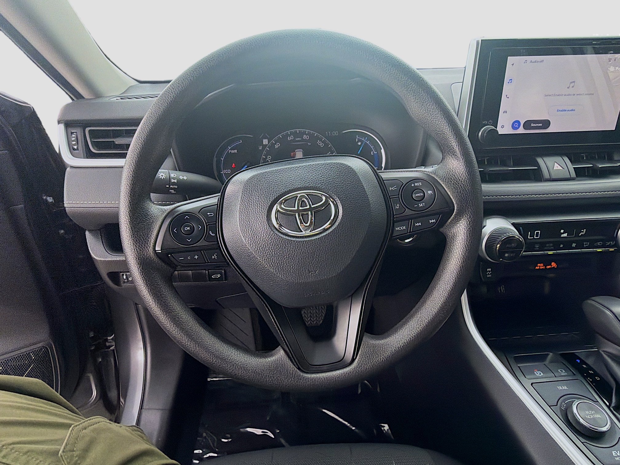 Used 2025 Toyota RAV4 XLE w/ Convenience Package AWD/4WD image 10