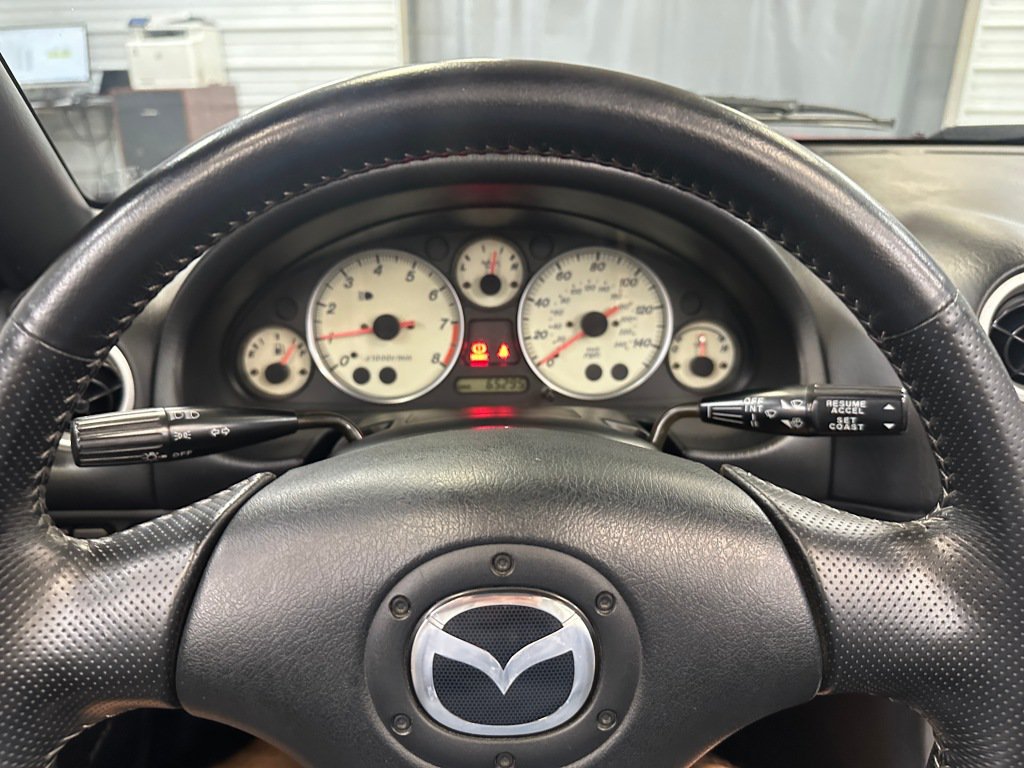 Used 2004 MAZDA MX-5 Miata LS RWD image 8
