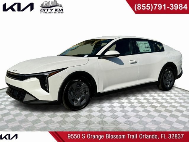 New 2025 Kia K4 LX image 1