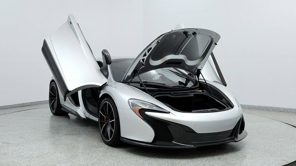 Used 2015 McLaren 650S Spider image 12