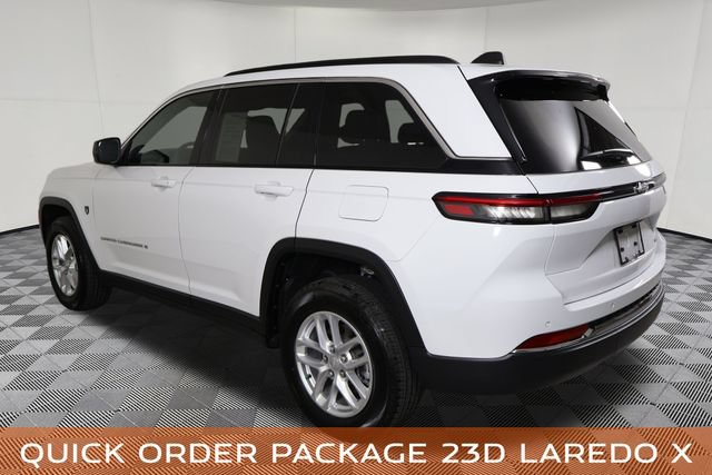 Used 2025 Jeep Grand Cherokee Laredo X RWD image 10