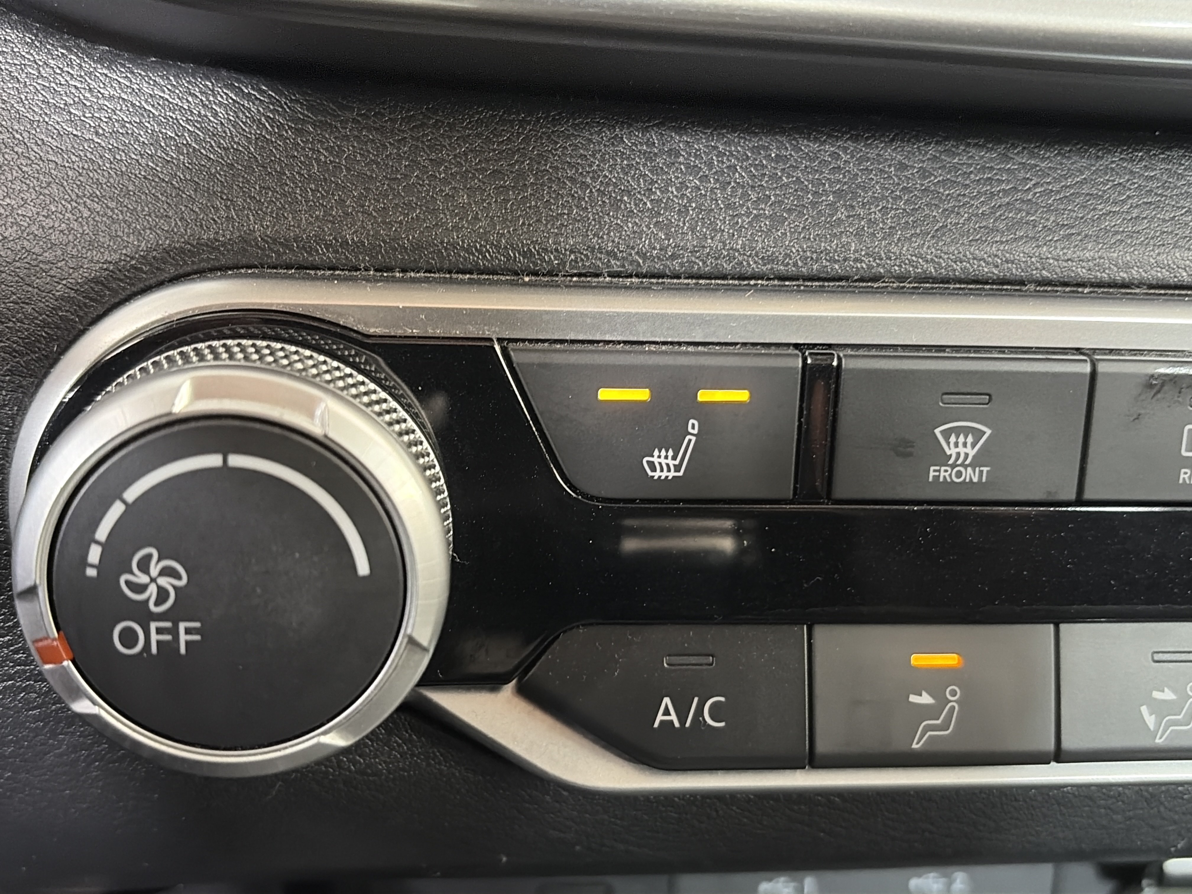 Used 2024 Nissan Altima 2.5 SV w/ SV Premium Package FWD image 28
