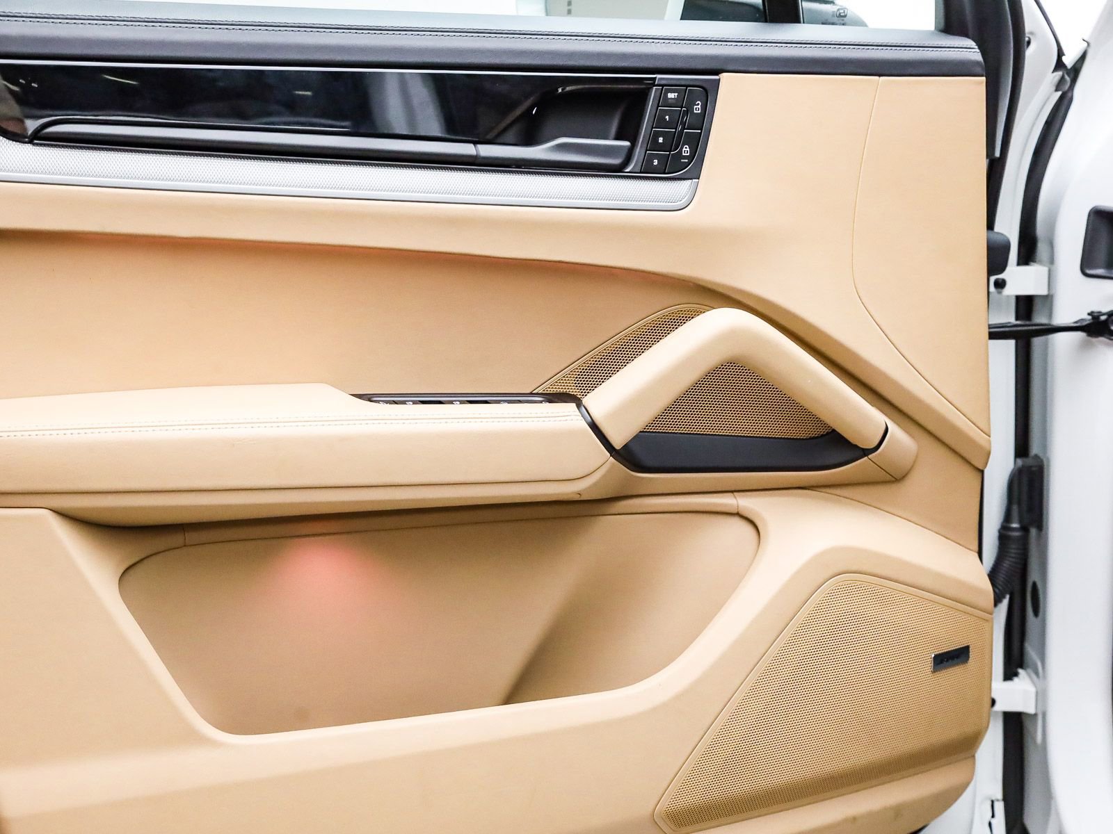Certified 2025 Porsche Cayenne S AWD/4WD image 24