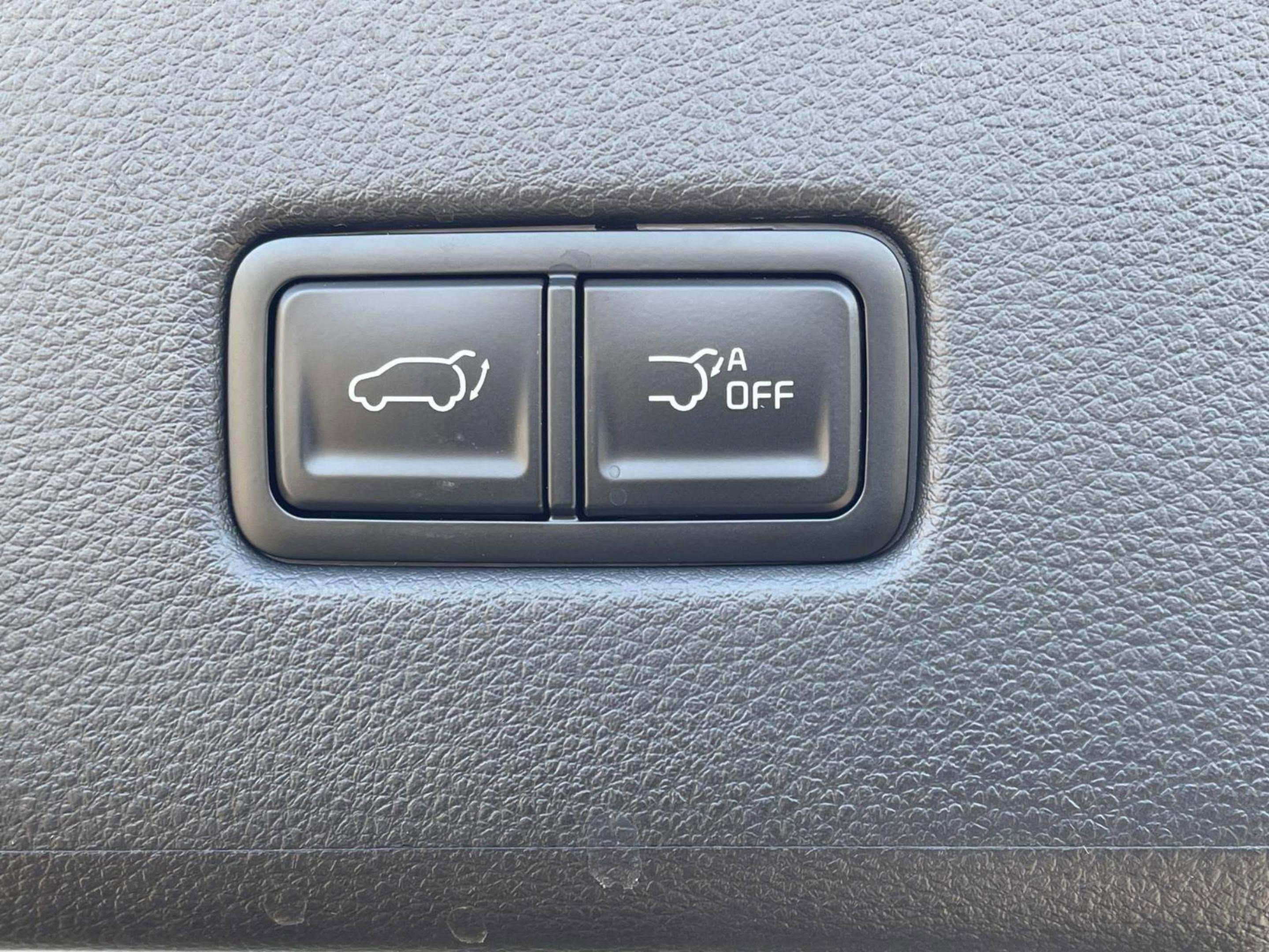 New 2026 Kia Carnival EX image 13