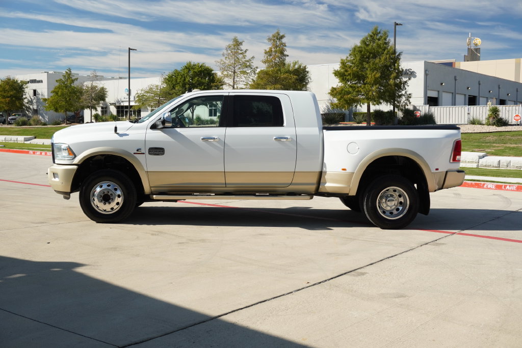 Used 2016 RAM 3500 Laramie Longhorn w/ Convenience Group AWD/4WD image 2