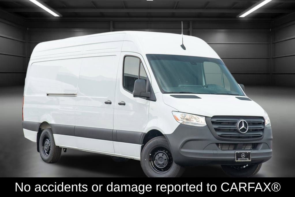 Used 2024 Mercedes-Benz Sprinter 2500 image 2