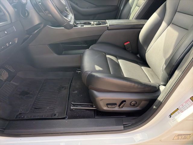 Used 2023 Nissan Rogue SV w/ SV Premium B Package AWD/4WD image 17