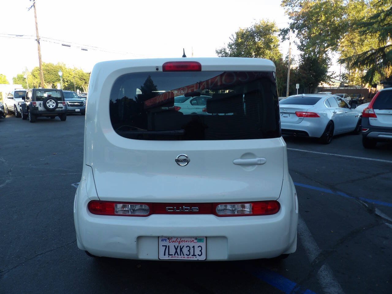 Used 2009 Nissan Cube 1.8 SL w/ Interior Designer Pkg FWD image 9