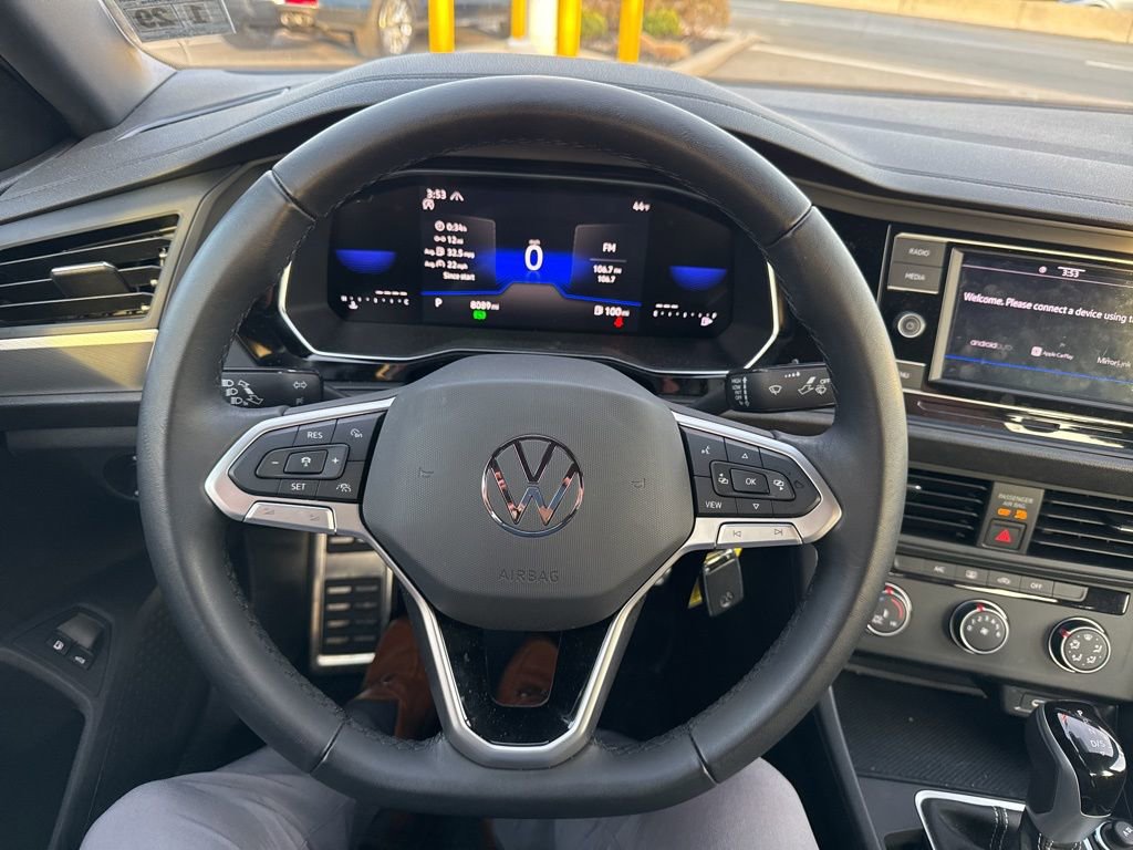 Used 2023 Volkswagen Jetta Sport image 32