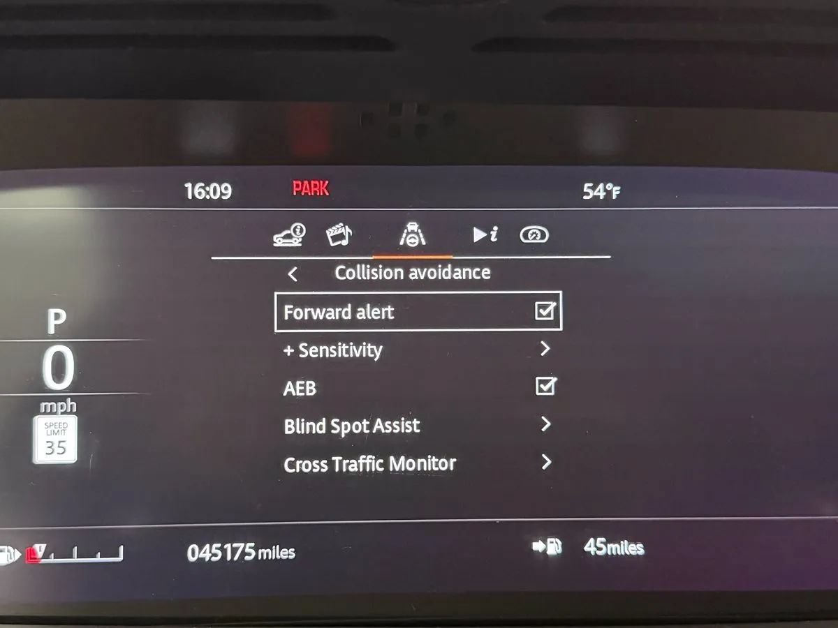 Used 2020 Land Rover Discovery HSE AWD/4WD image 14