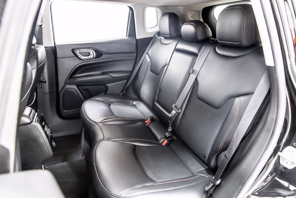 Used 2022 Jeep Compass Trailhawk AWD/4WD image 32