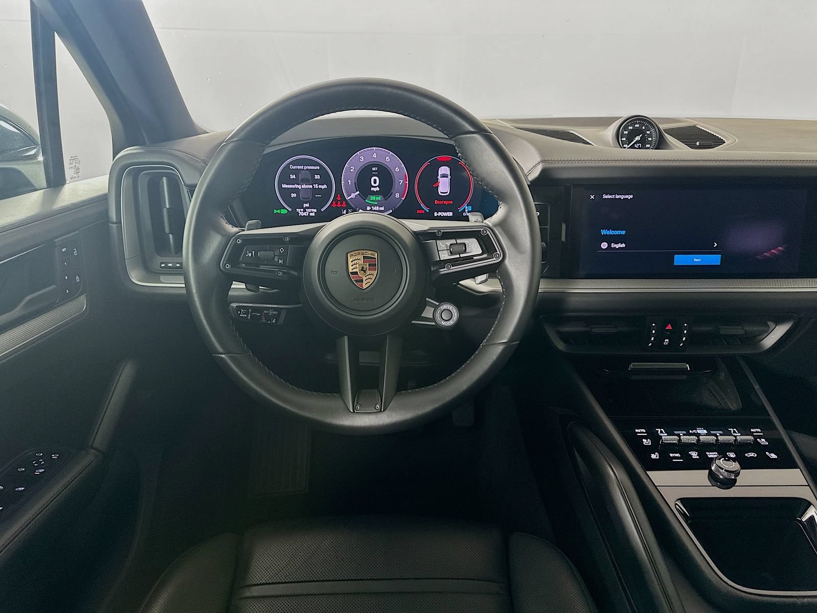 Used 2025 Porsche Cayenne E-Hybrid AWD/4WD image 16