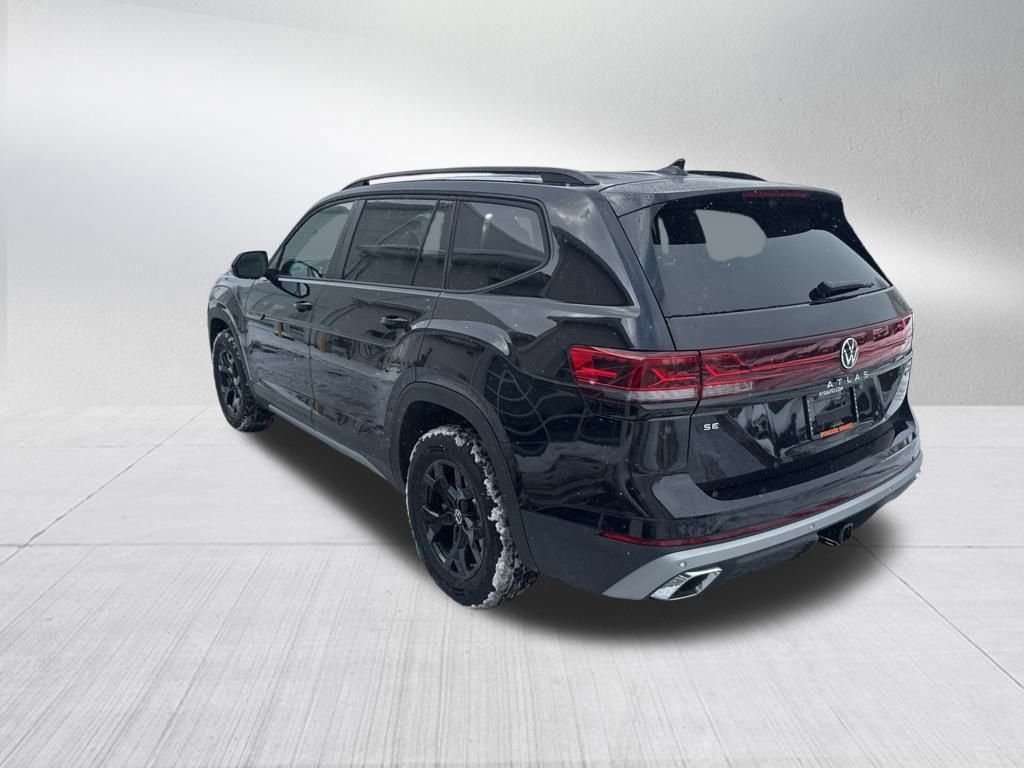 New 2026 Volkswagen Atlas Peak Edition image 3