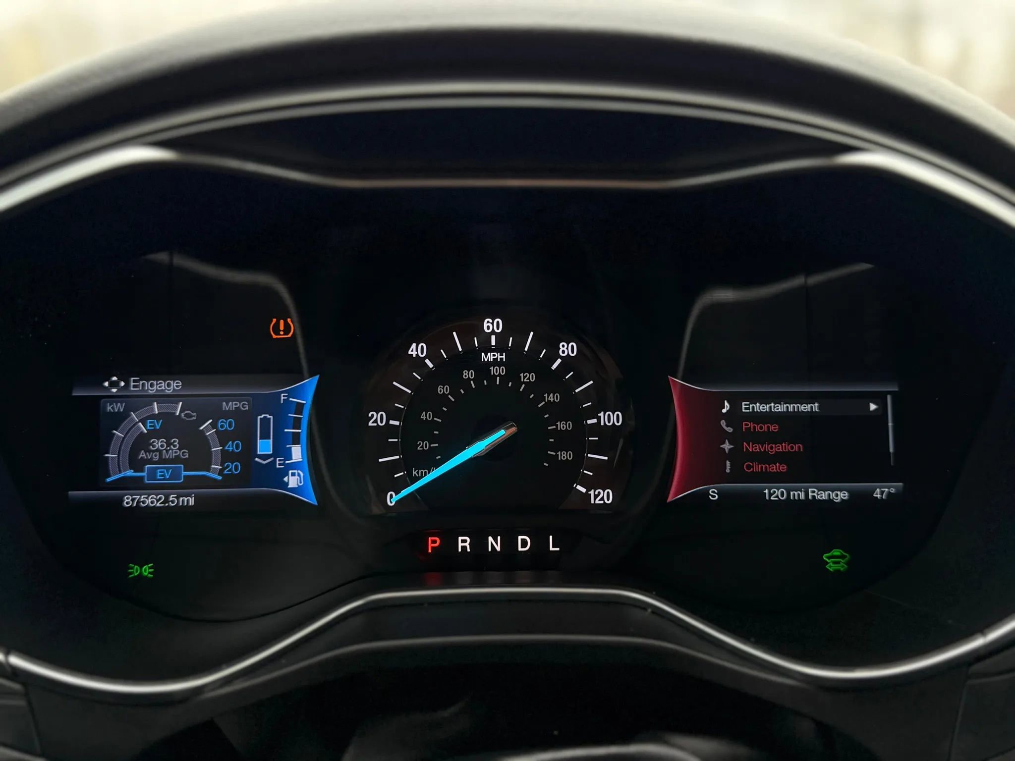 Used 2016 Ford Fusion Energi Titanium w/ Driver Assist Package image 16