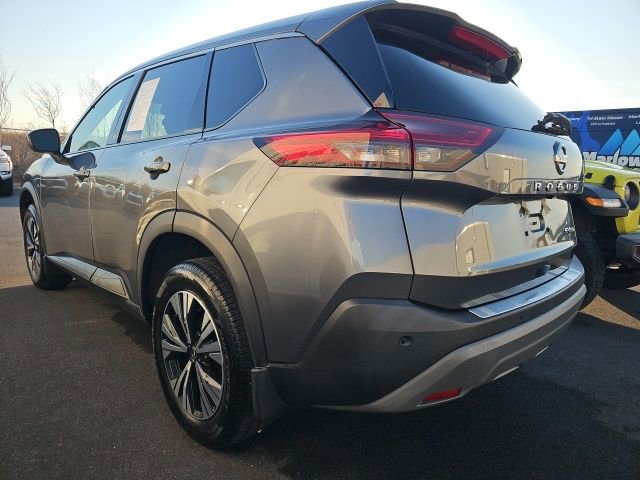 Certified 2021 Nissan Rogue SV image 4