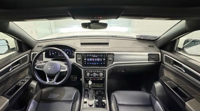 Used 2021 Volkswagen Atlas Cross Sport SEL R-Line image 17