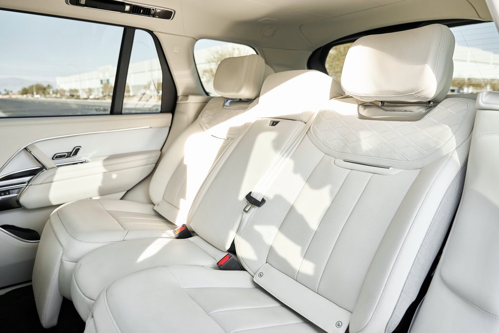 Used 2024 Land Rover Range Rover SV image 45