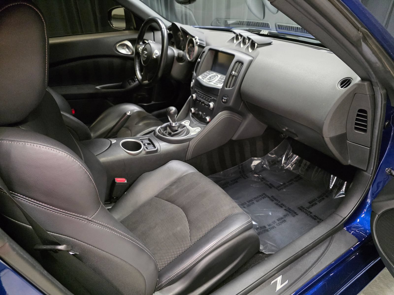 Used 2020 Nissan 370Z NISMO RWD image 35