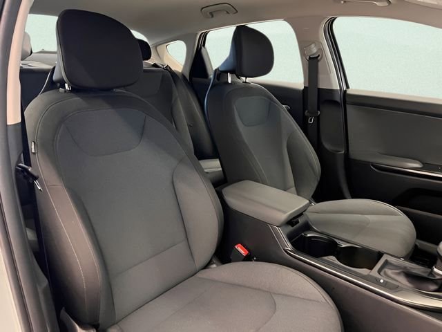 Used 2025 Kia K4 FWD image 14