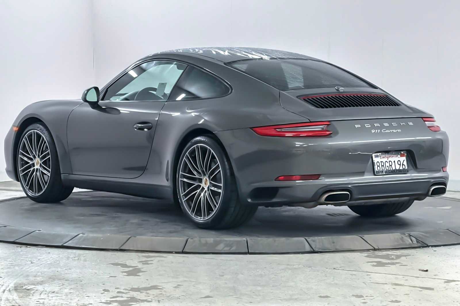 Used 2018 Porsche 911 Carrera image 6