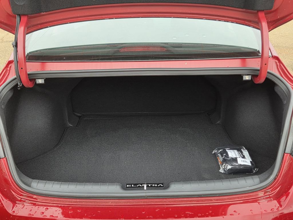 Certified 2025 Hyundai Elantra Sport FWD image 23