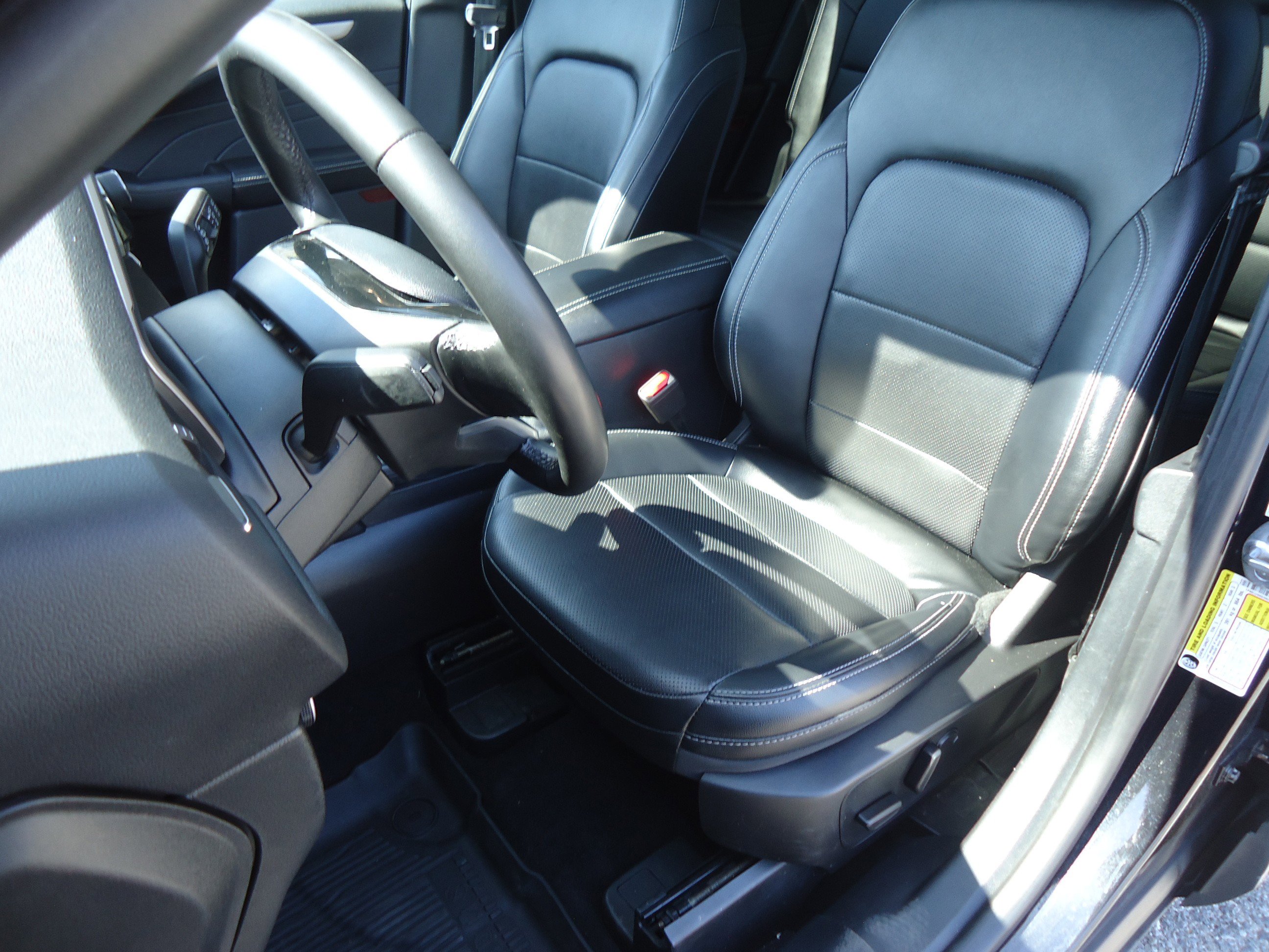 Used 2022 Ford Escape SEL image 24