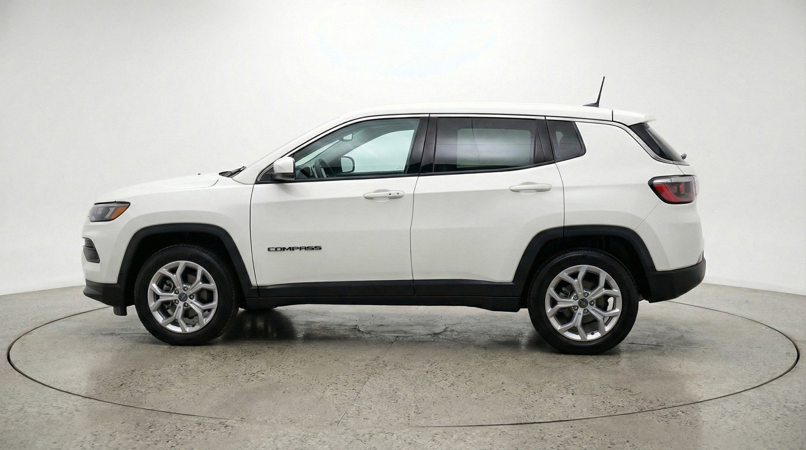 Used 2025 Jeep Compass Latitude image 5