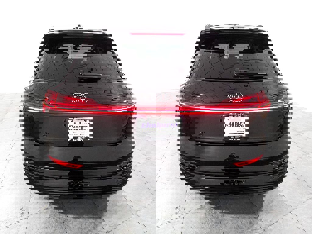 Used 2024 Audi Q8 e-tron Premium Plus w/ Premium Plus Package image 5